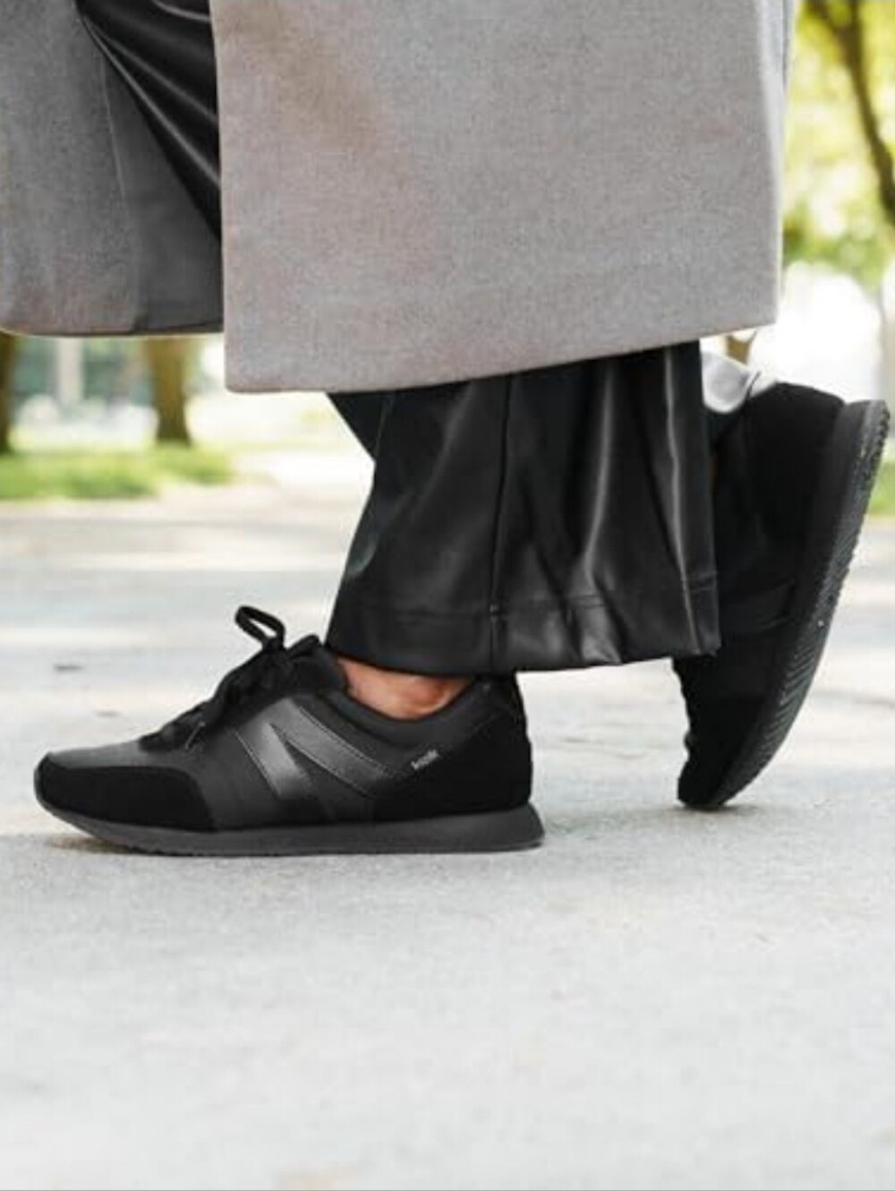 Men's Black Lace-Up Casual Sneakers
